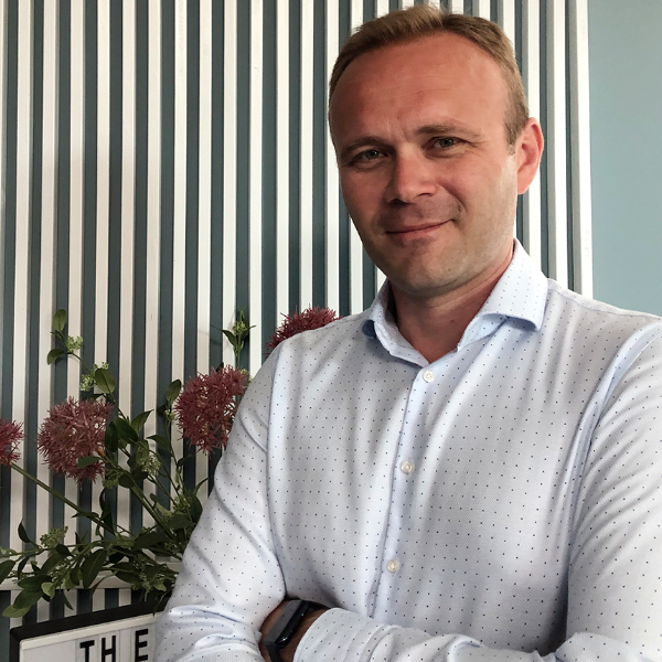 Ce ofertă are JYSK pentru sectorul public