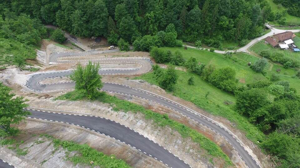 Prioritizarea siguranței în trafic cu ajutorul marcajelor rutiere WEKOR TM