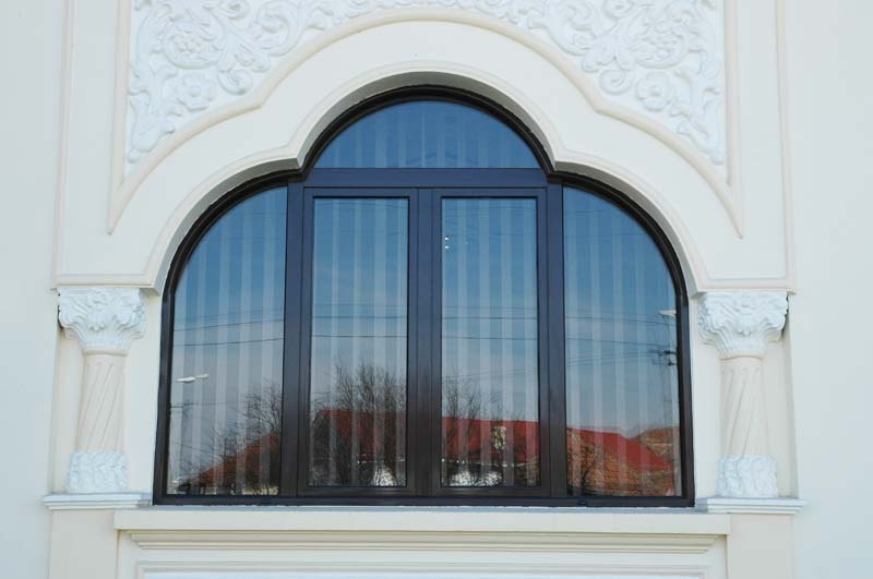 STEEL GLASS SRL