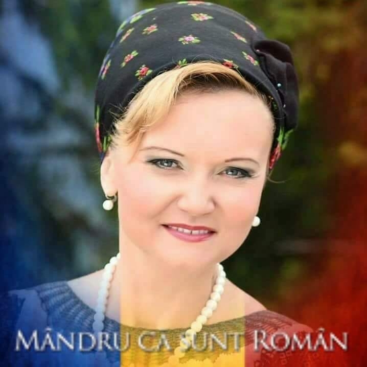 Interpreta de muzică populară ELENA SIMA