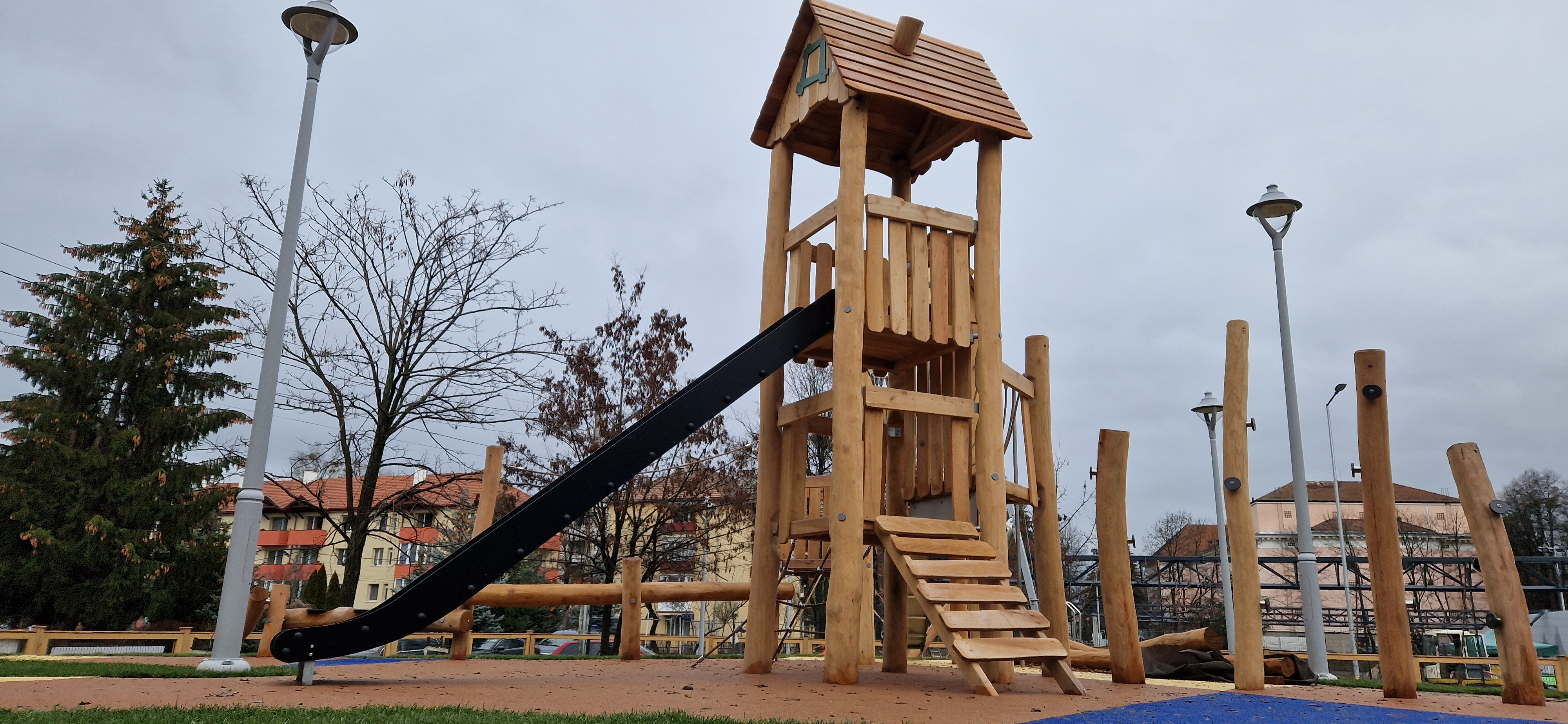 Parc Central Odorheiu Secuiesc Loc de joaca exterior amenajare Playzone Concept (15).jpg