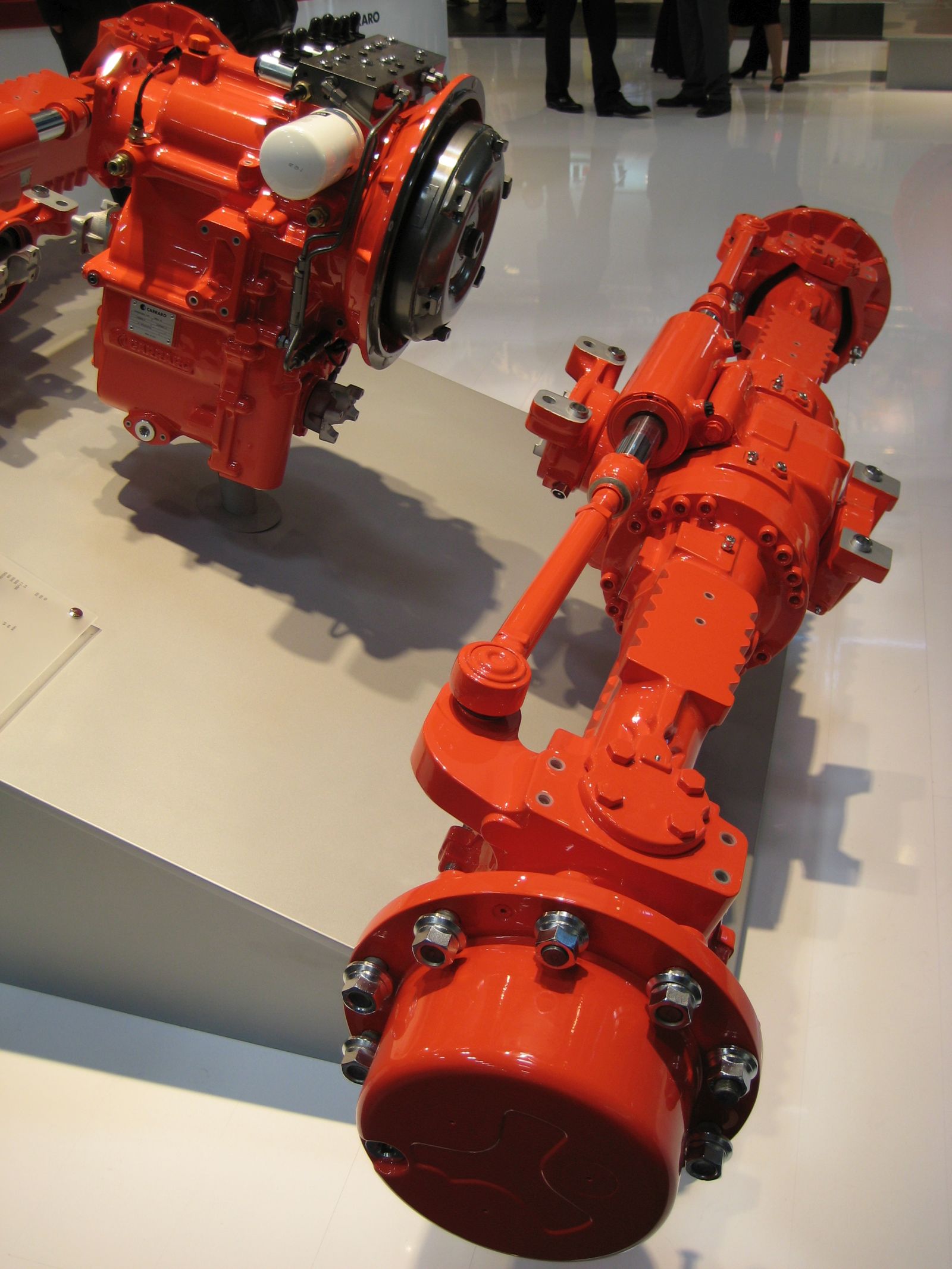 Bauma_2007_Axle_Transmission_Carraro.jpg