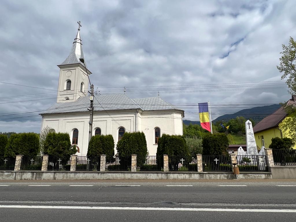 BisericaOrtodoxaTihaBargaului.jpeg