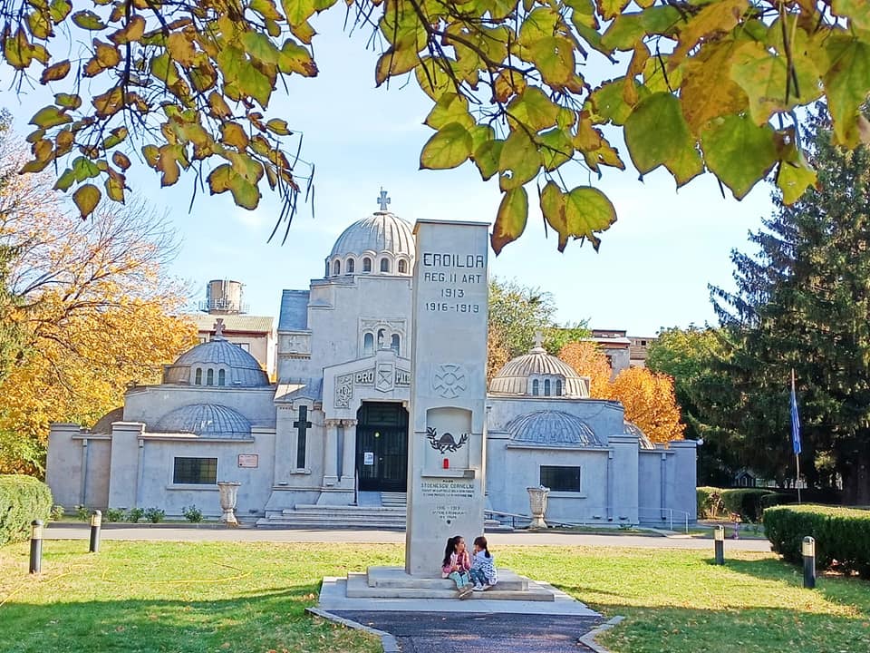 MonumentFocsani.jpg