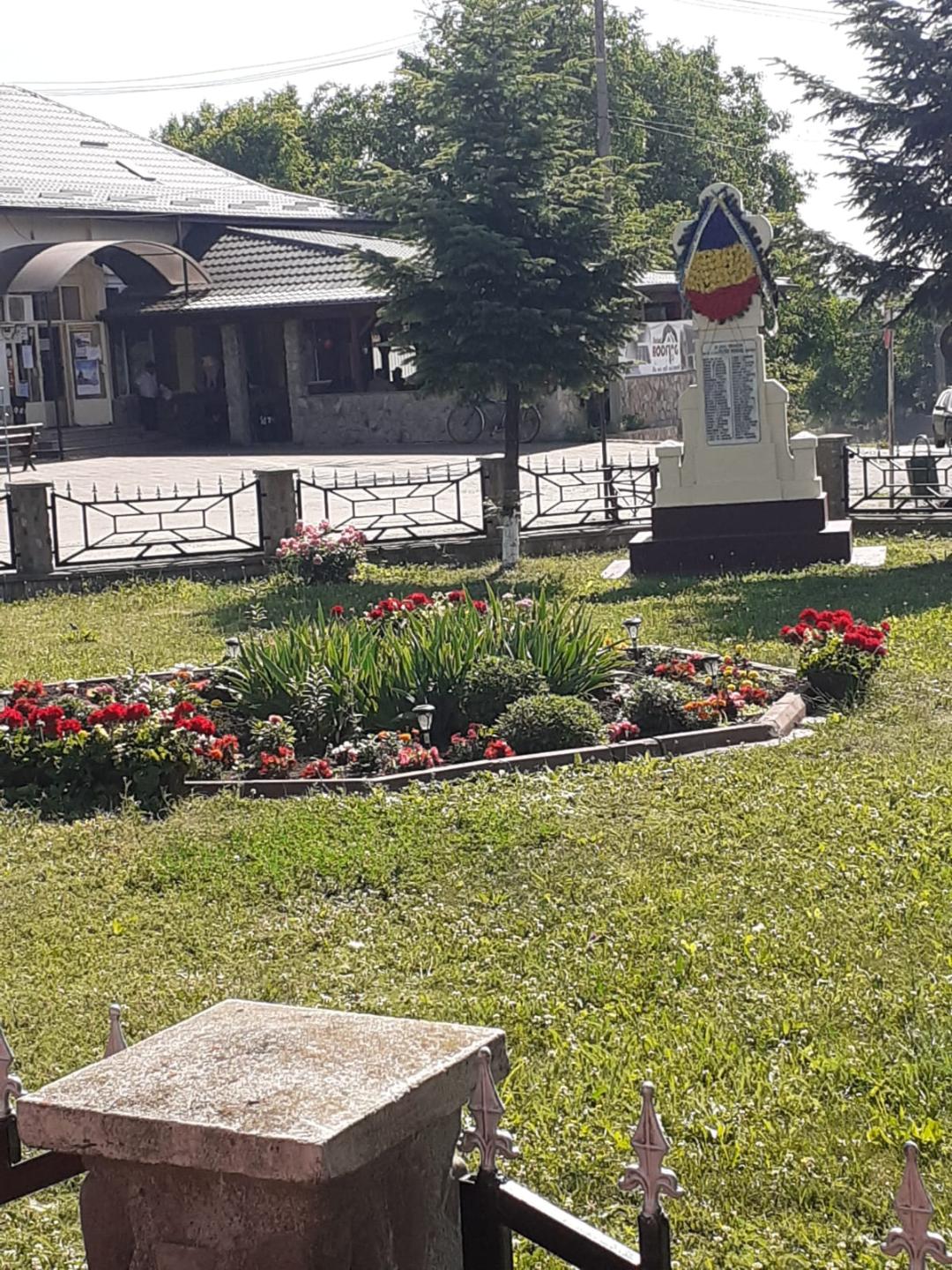 MonumentuleroilorBălăceana.jpg