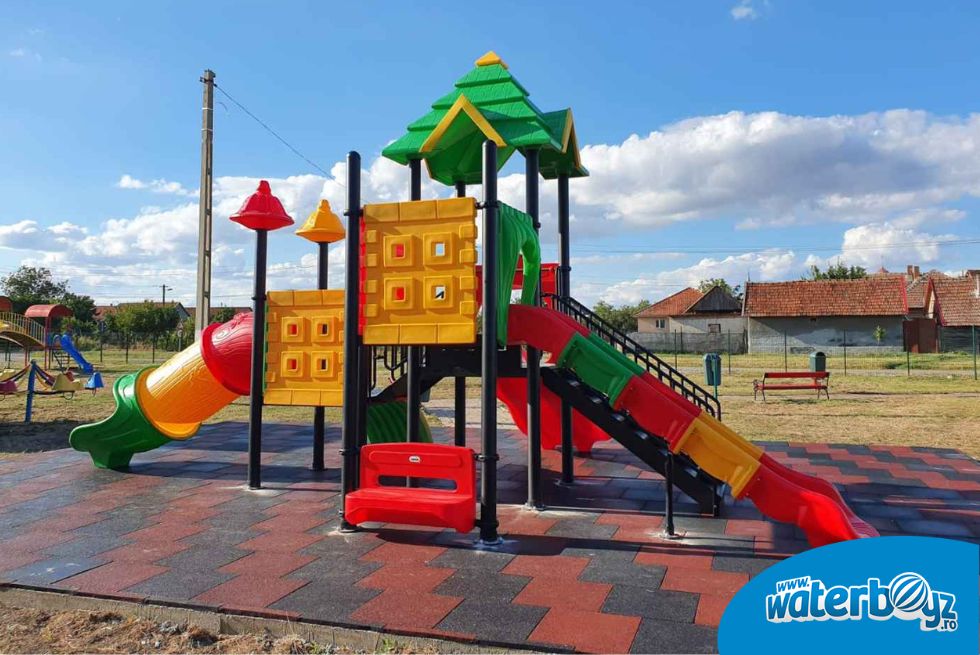 amenajare-loc-de-joaca-exterior-cefa-bihor-5.jpg
