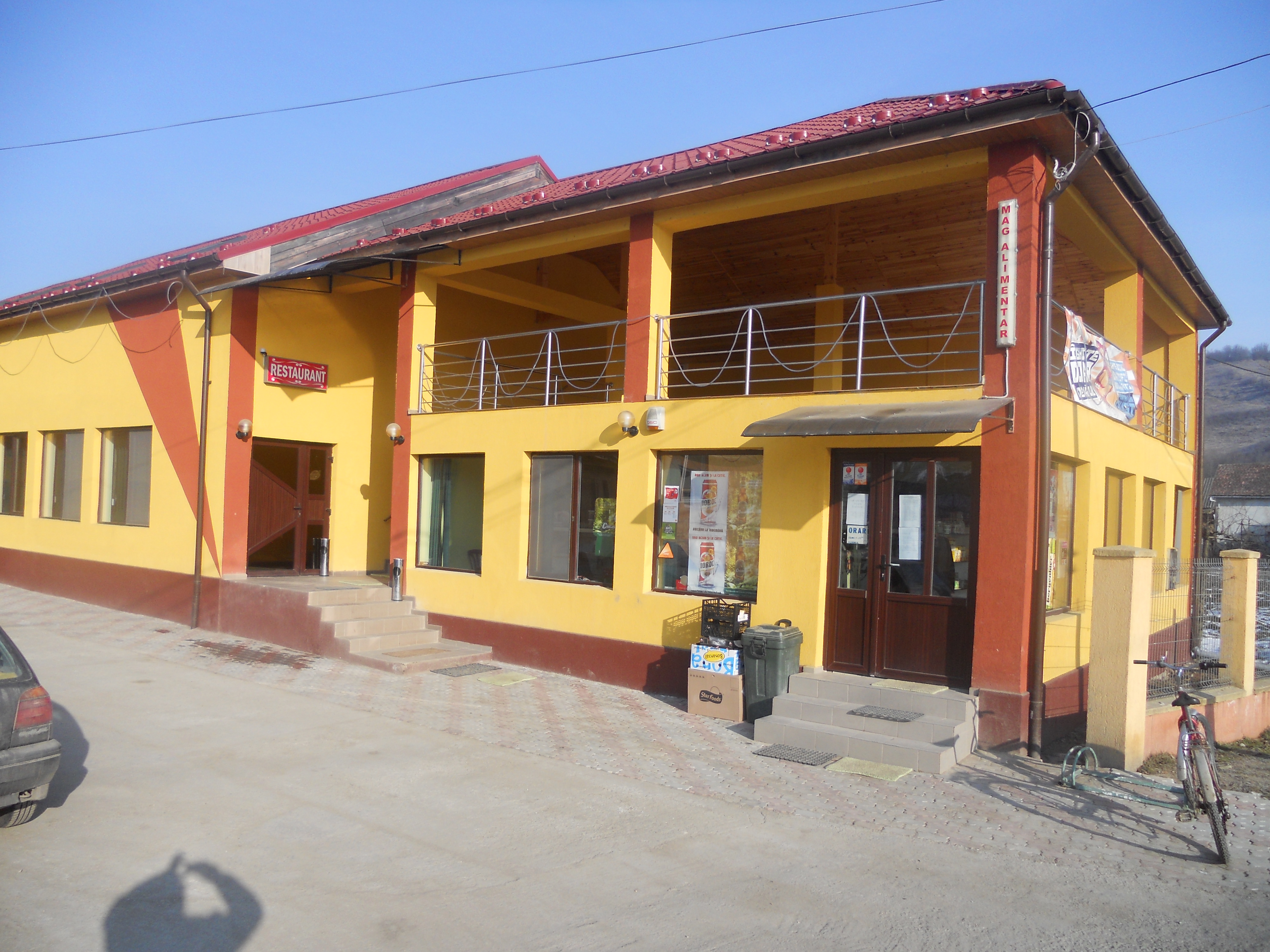 Magazin alimentar si Restaurant S.C. Ceroni Taga