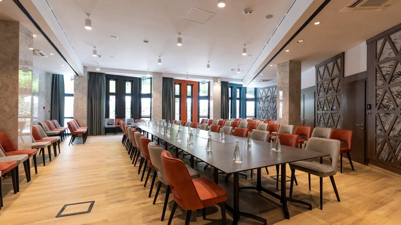 hotel-crystal-galleryhotel-crystal-sovata_meeting-rooms8-1.jpg