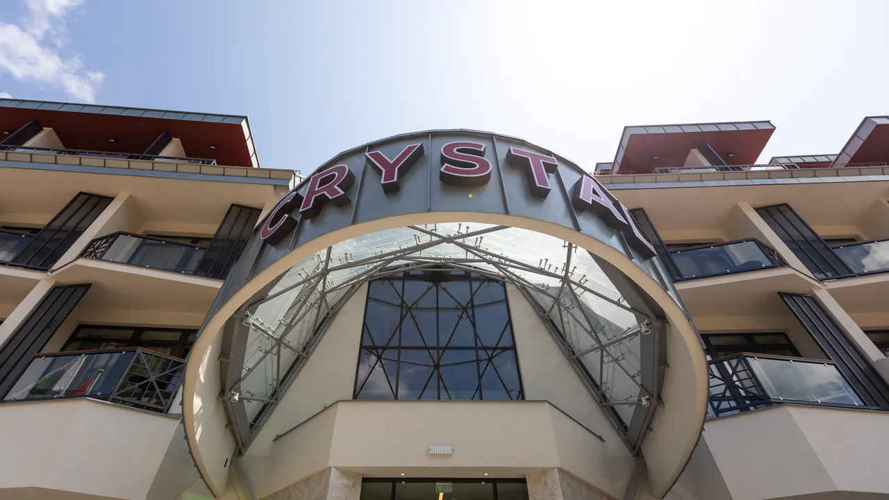 hotel-crystal-galleryhotel-crystal_hotel2.jpg