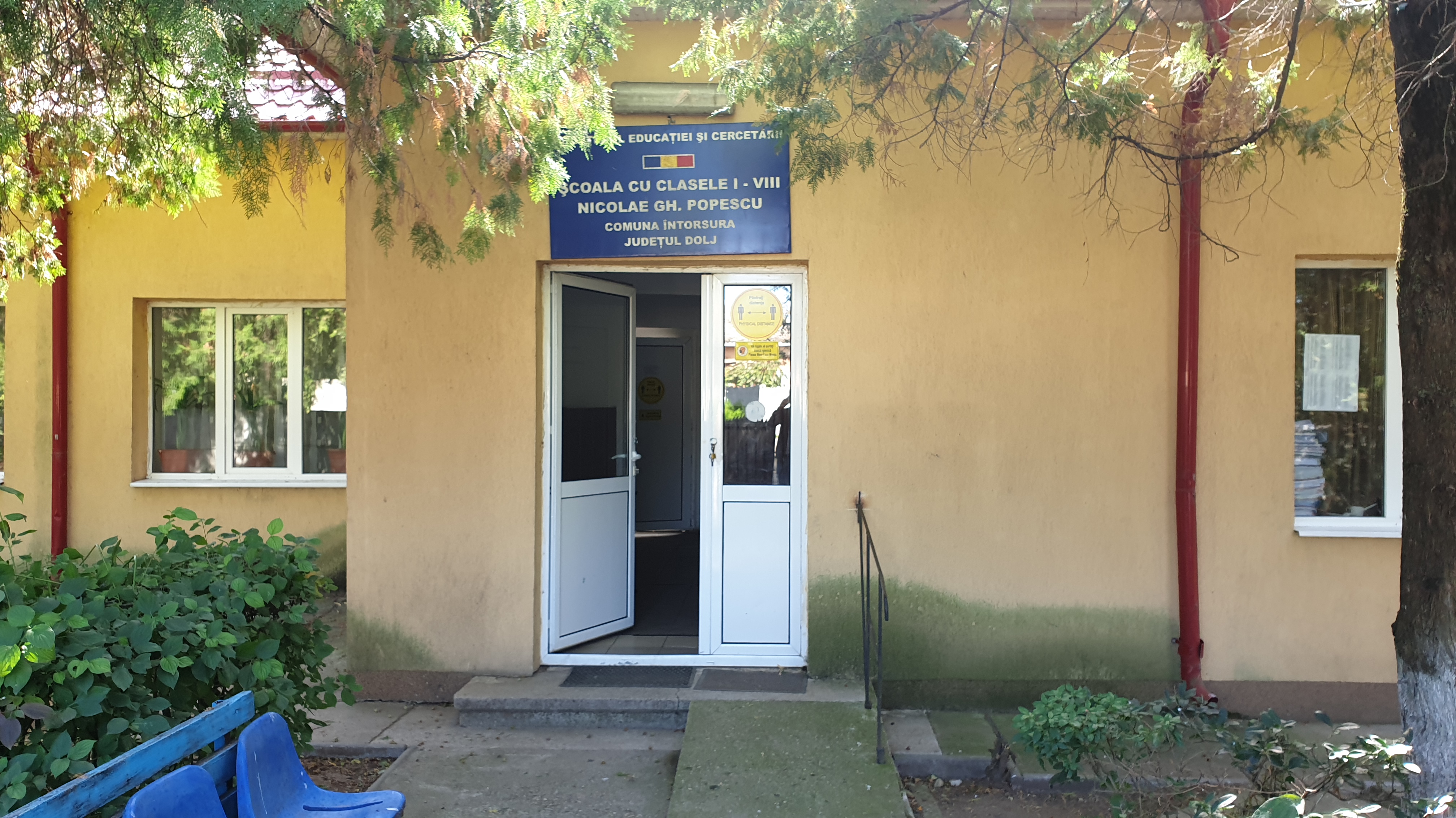scoalaIntorsura.jpg