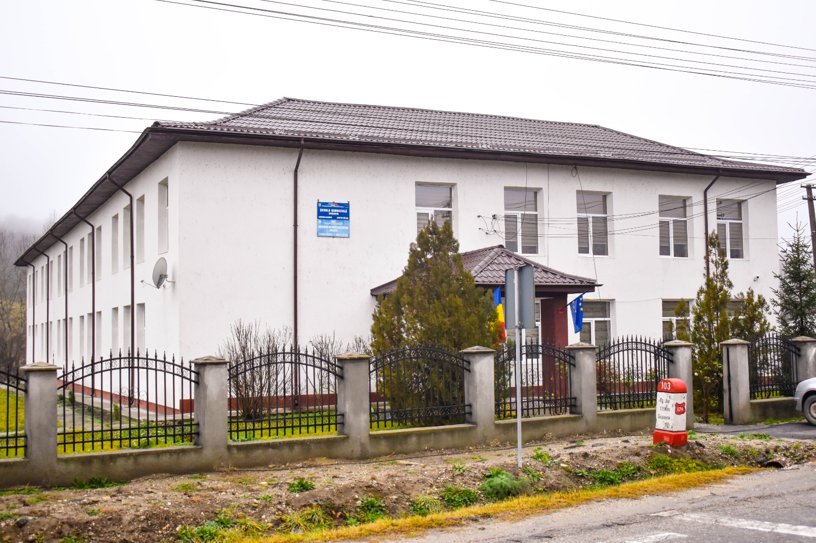 scoalagusoeni.jpeg