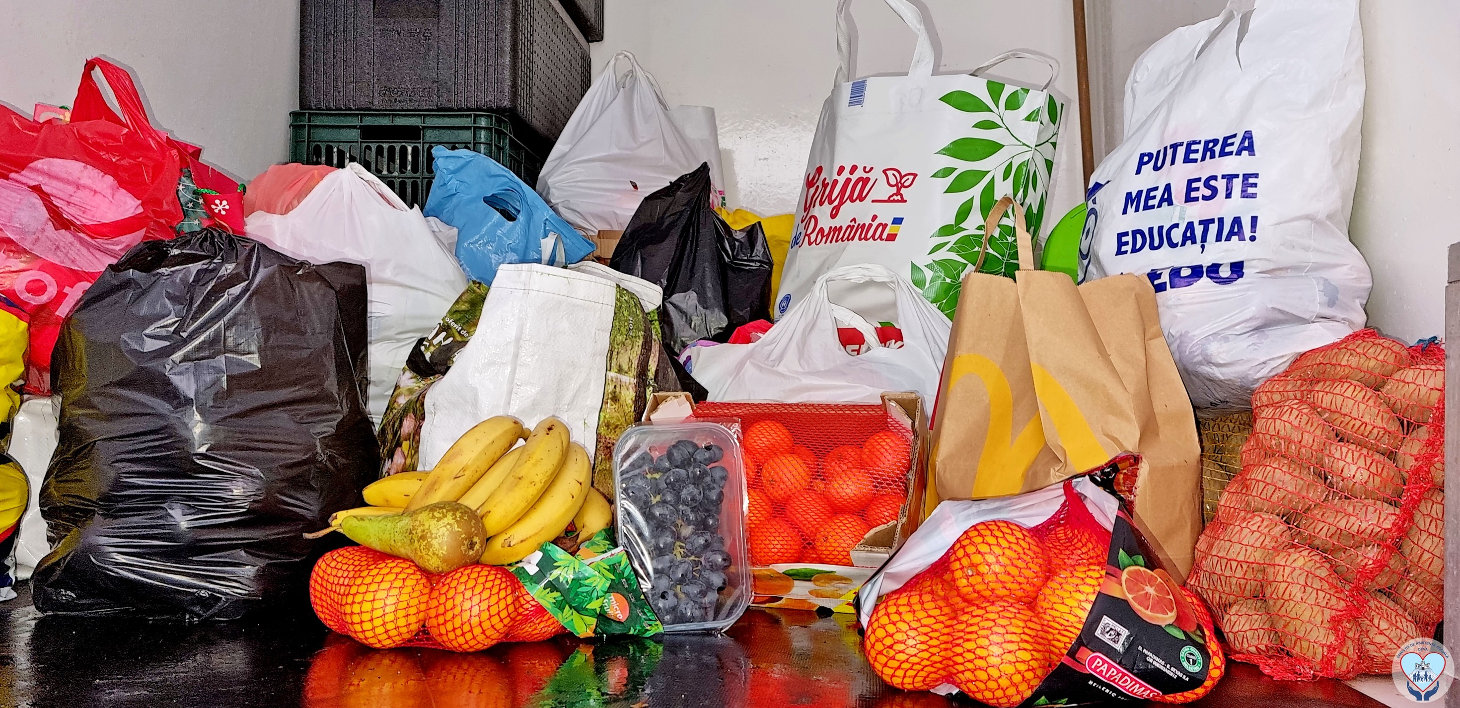 Campanie socială: Peste 900 de kilograme de fructe și legume, dăruite persoanelor vulnerabile de copiii de la Grădinița PP7 Deva