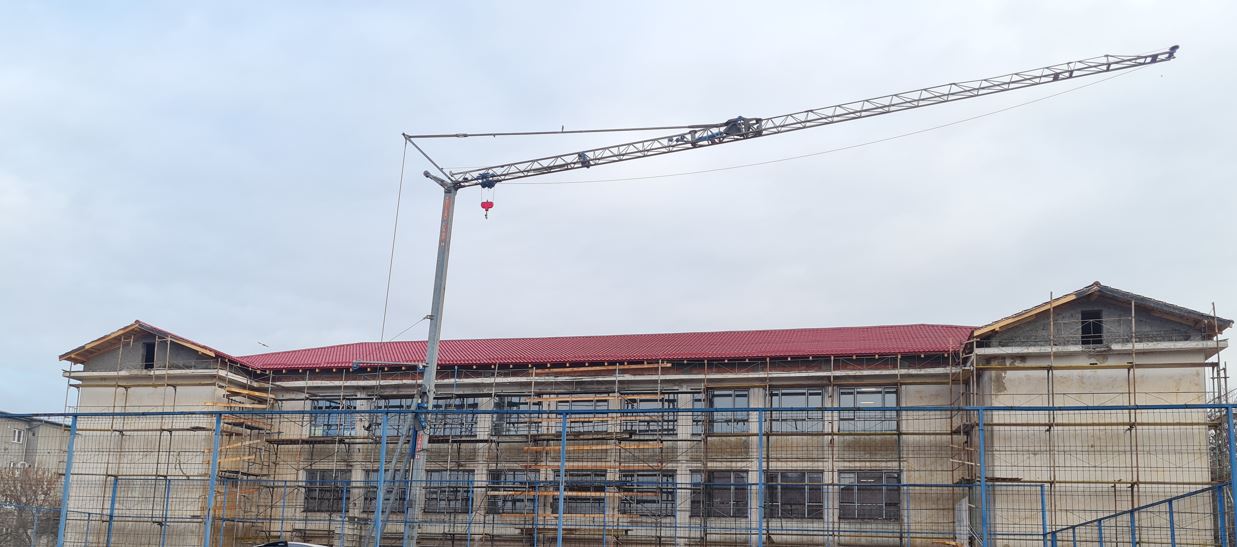 Lucrările de reabilitare și modernizare a Școlii Gimnaziale ,,Andrei Șaguna” Deva, cu fonduri europene, continuă în ritm susținut