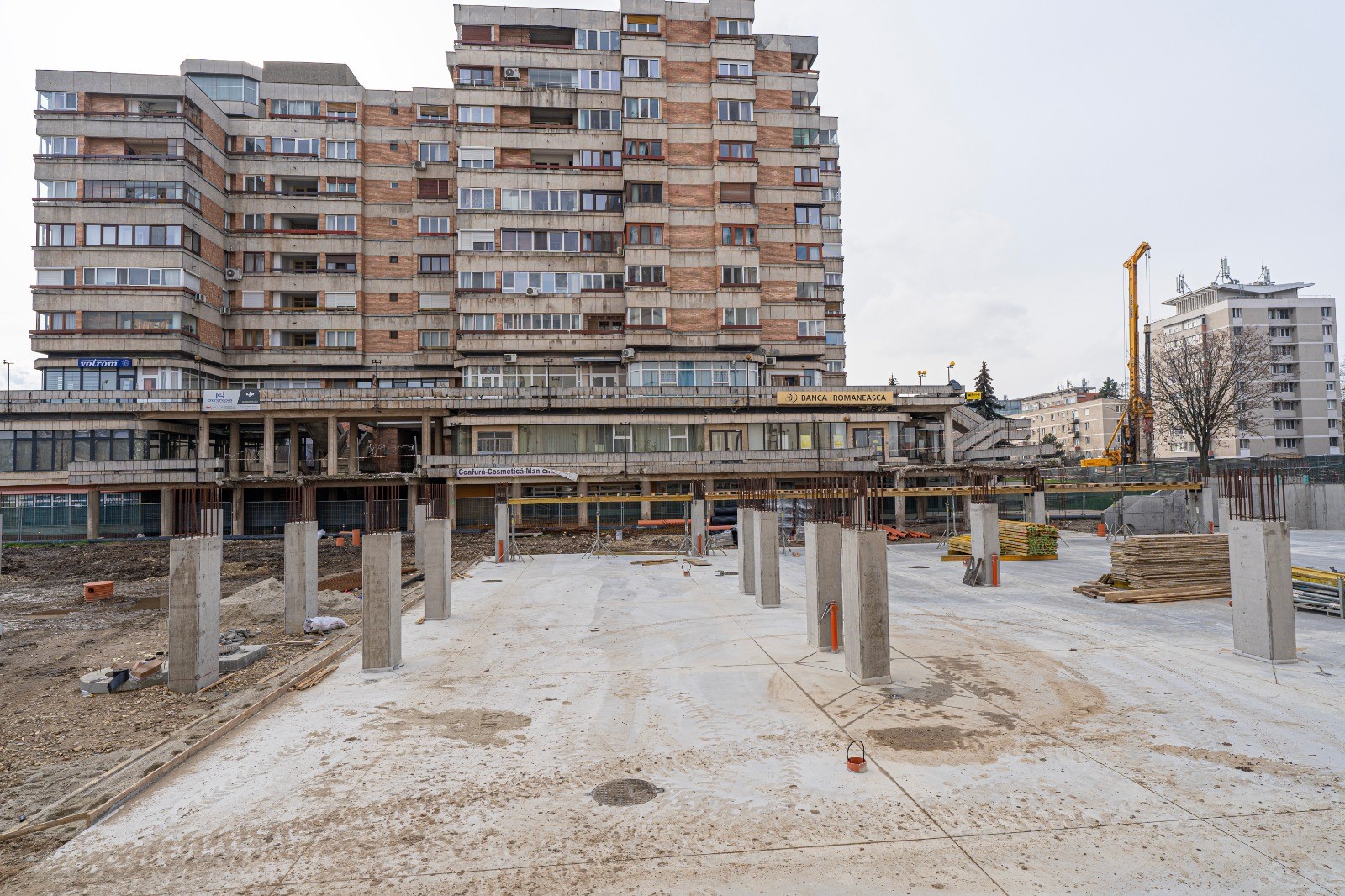 Lucrări avansate la tronsonul P1 de pe șantierul viitoarei parcări  de tip park and ride din Oradea