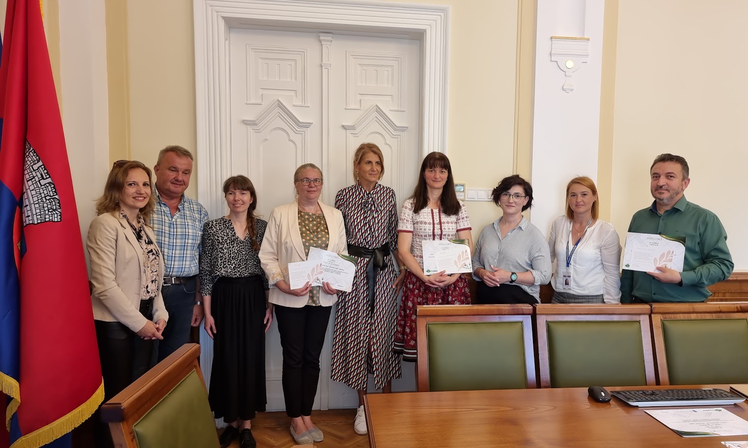 Câștigătorii concursului „10 cu felicitări pentru colectarea  separată” au fost premiați