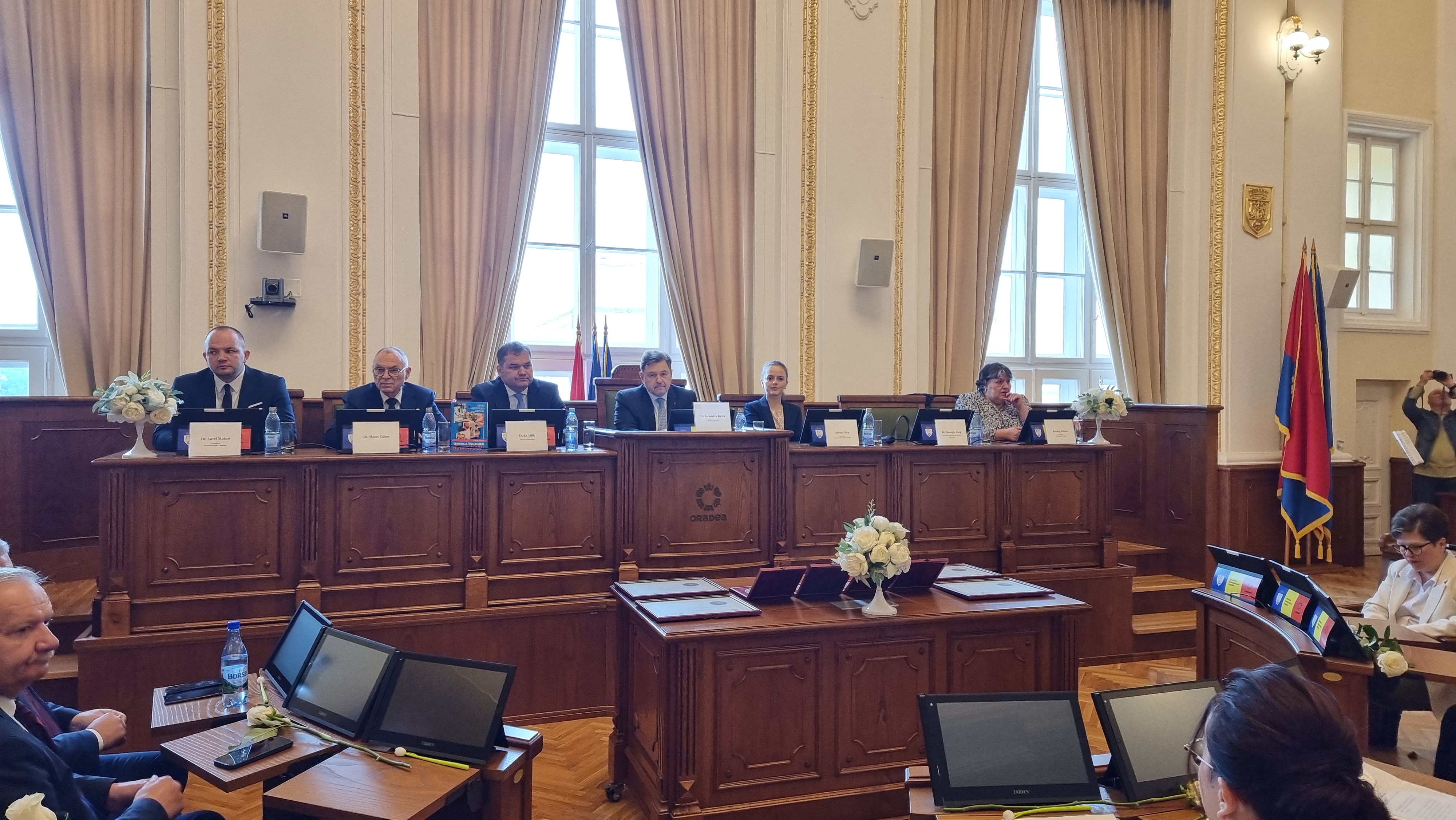 Ministrul Sănătății, Alexandru Rafila și Ministrul Dezvoltării, Cseke Attila au  înmânat azi, la Oradea premiile Dr. Mózes Carol