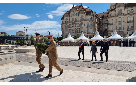 Conducerea Primăriei Oradea a depus o coroană de flori la  Statuia Regelui Ferdinand I
