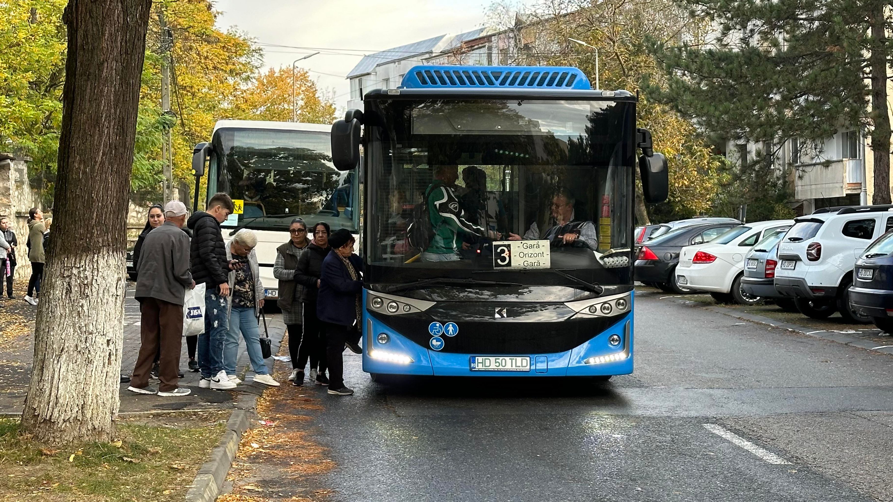 Primele autobuze electrice circulă deja pe străzile Devei