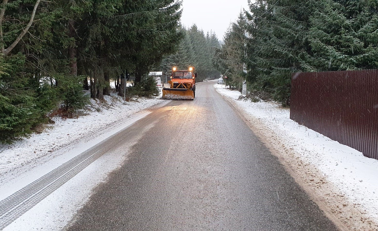 Intervenții pe drumurile județene în vederea prevenirii fenomenului de polei