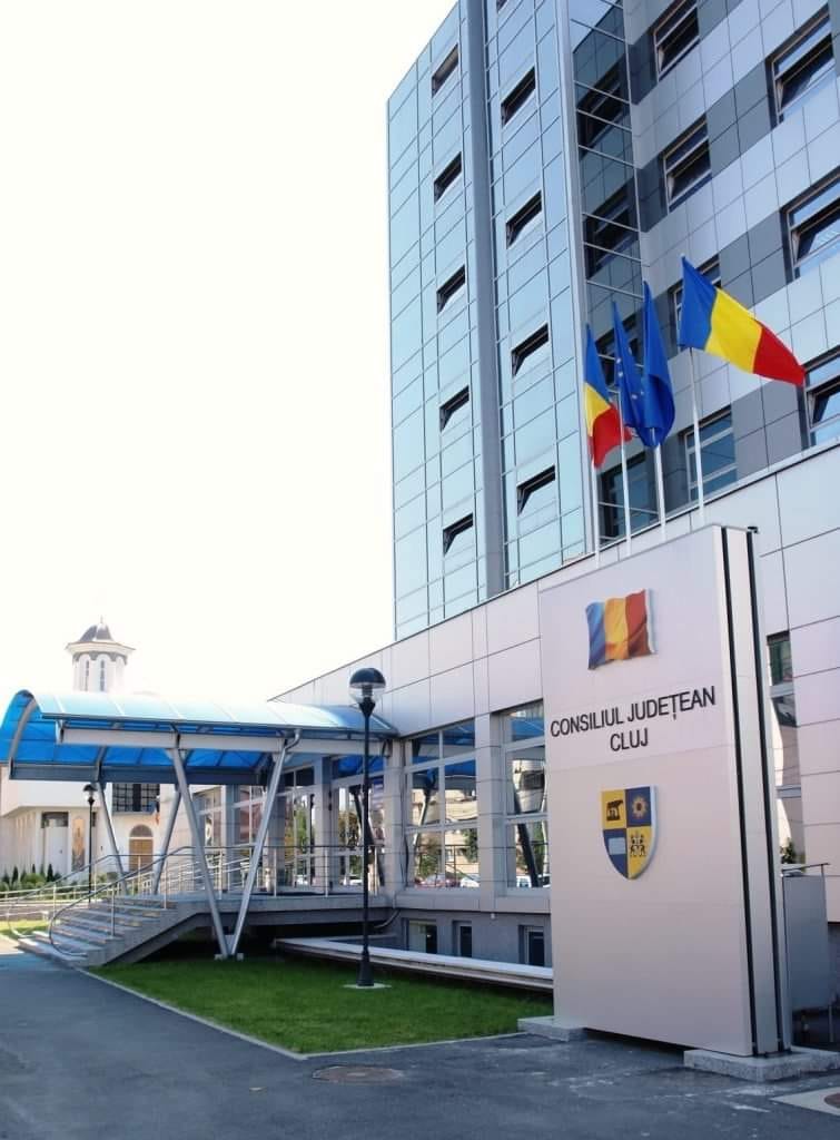 25 de noi microbuze electrice pentru elevii clujeni, din fonduri nerambursabile