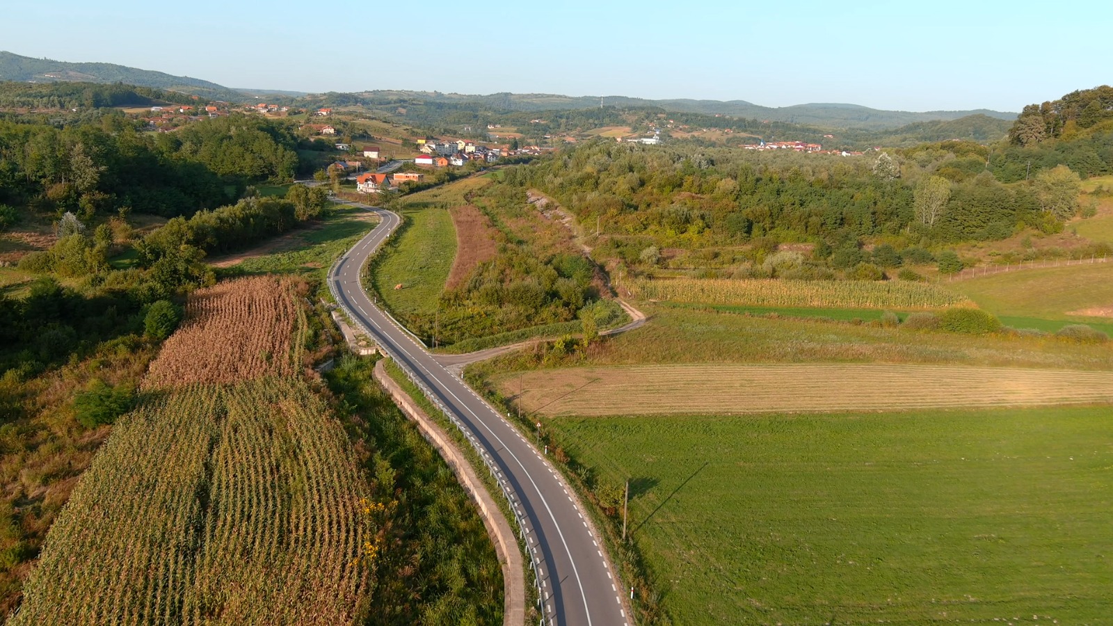 Drumul județean dintre Sâmbăta, Dobrești și Roșia, complet reabilitat