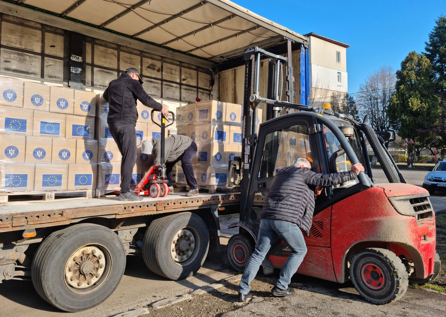 Peste 600 de persoane defavorizate, din Deva, vor primi alimente gratuite de la Uniunea Europeană – din 5 decembrie 2022!