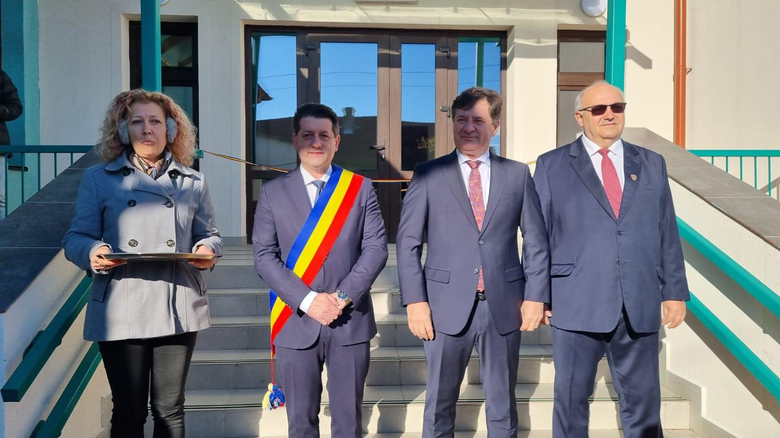 Școala Primară nr. 3 unitate aparținătoare Școlii Gimnaziale nr. 2 din Pecica, a fost astăzi inaugurată