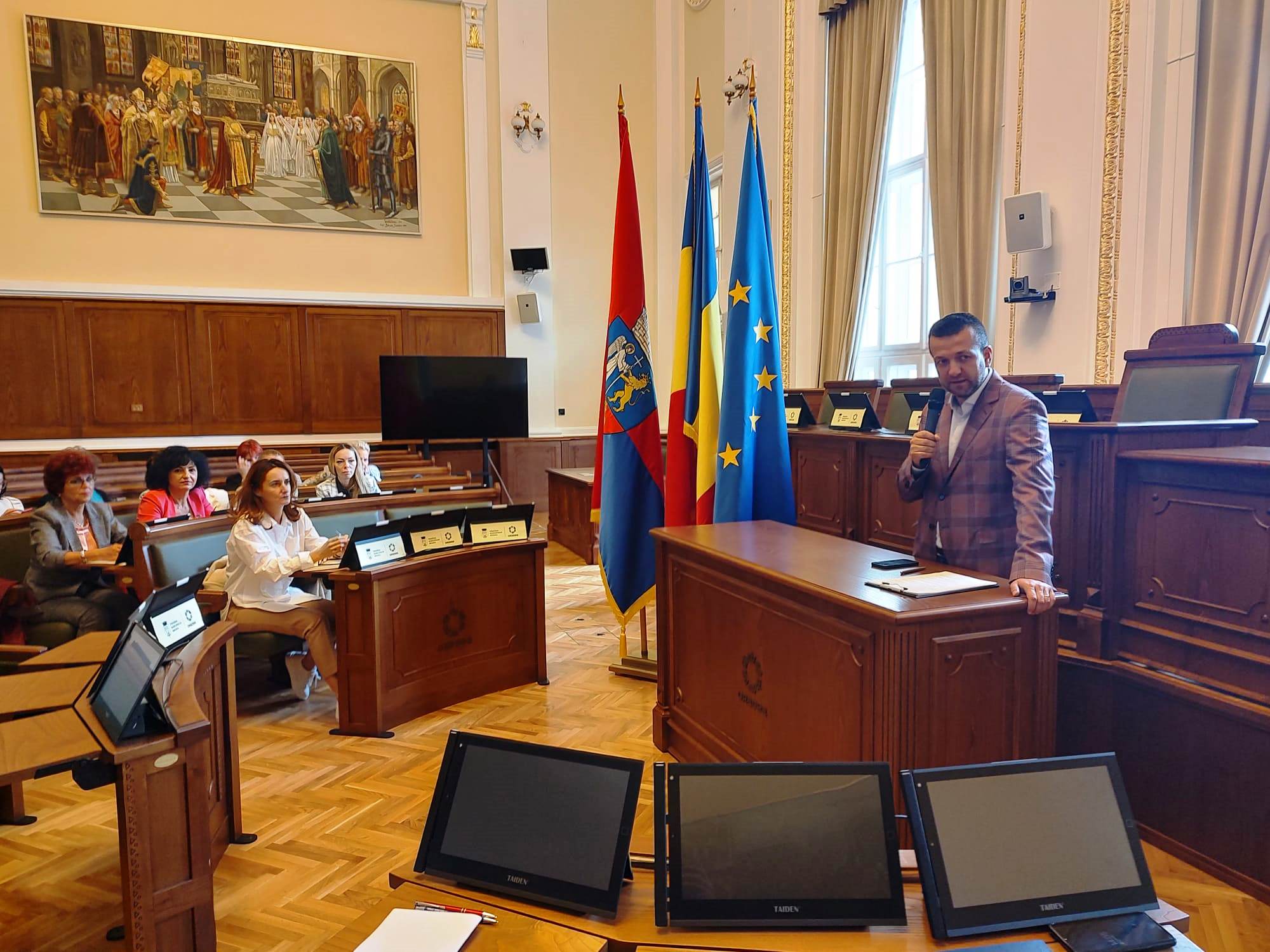 PARTENERIAT ÎNTRE PRIMĂRIE ȘI ȘCOLI. DE NOI DEPINDE SĂ PLĂTIM MAI PUȚIN, PRIN REDUCEREA CONSUMULUI LA UTILITĂȚI