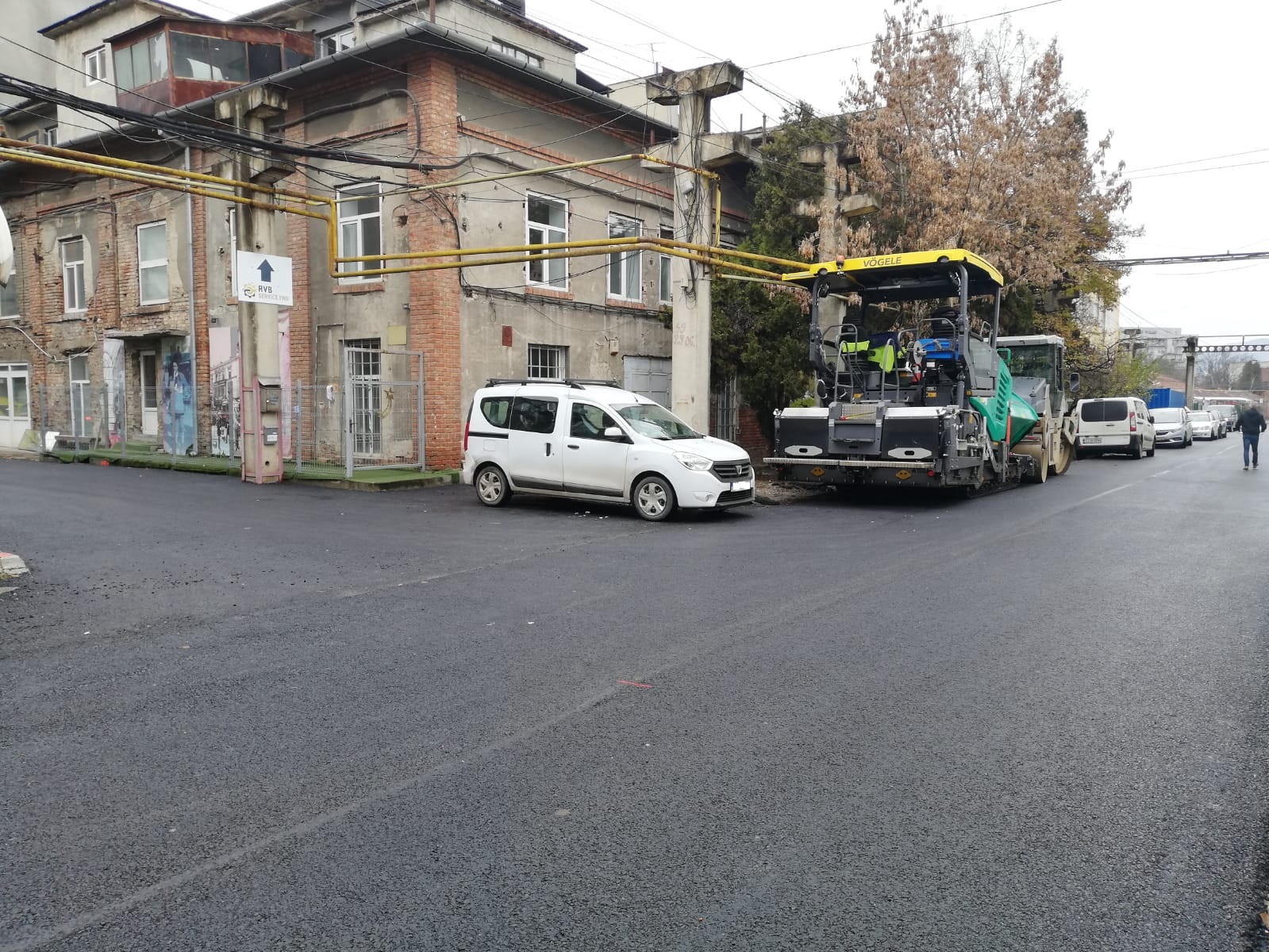 Lucrări de întreținere, cu asfaltare, pe drumurile de acces din incinta platformei Clujana