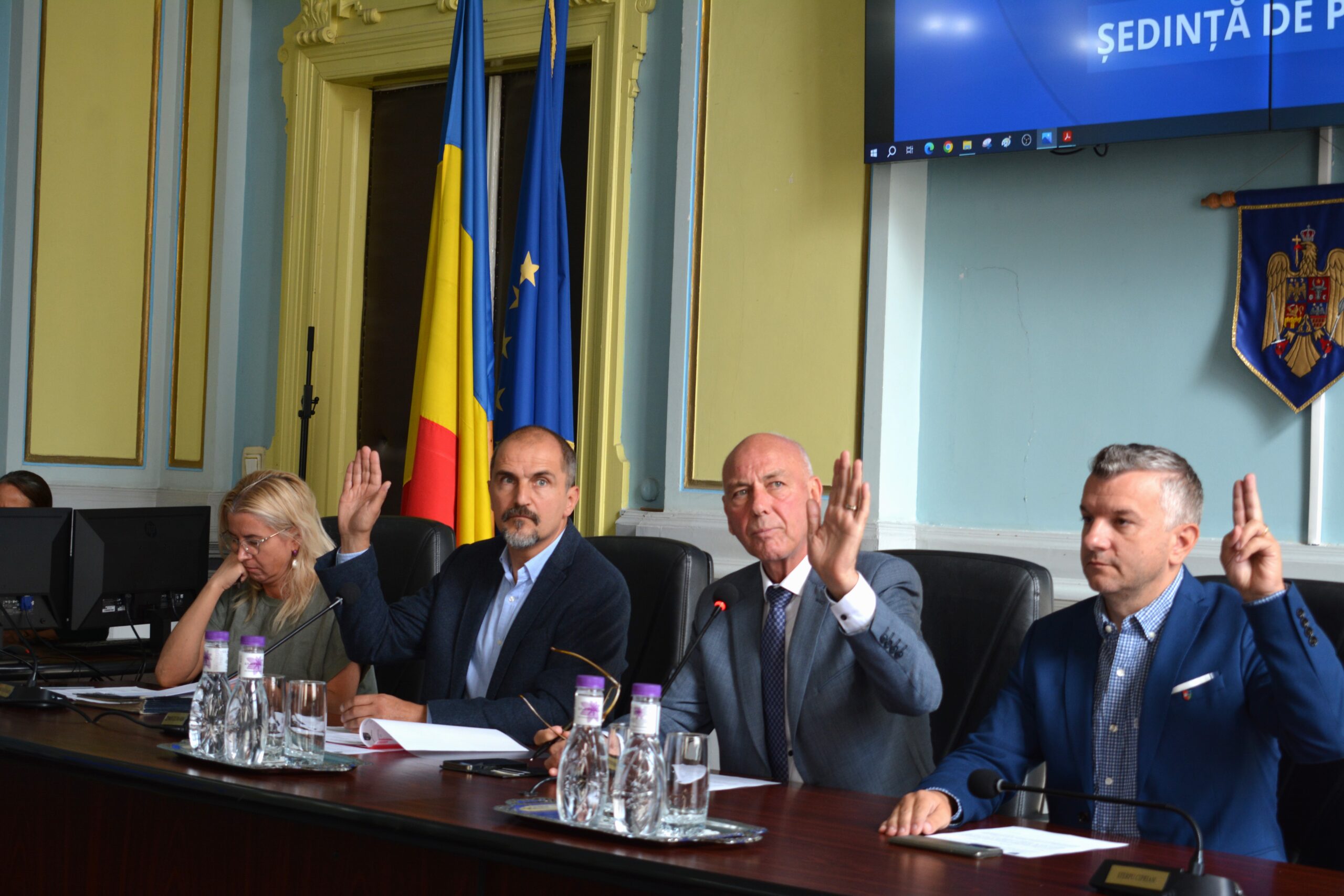 Dotăm comunităţile locale braşovene cu microbuze electrice şi hibrid pentru transportul elevilor!