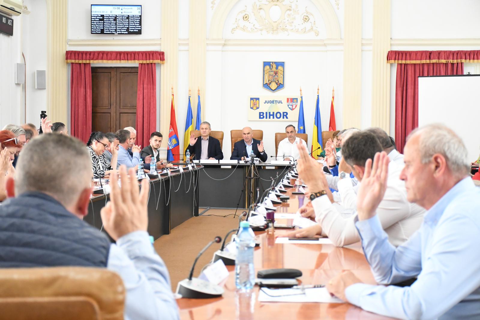 Microbuze electrice pentru școlile din județul Bihor