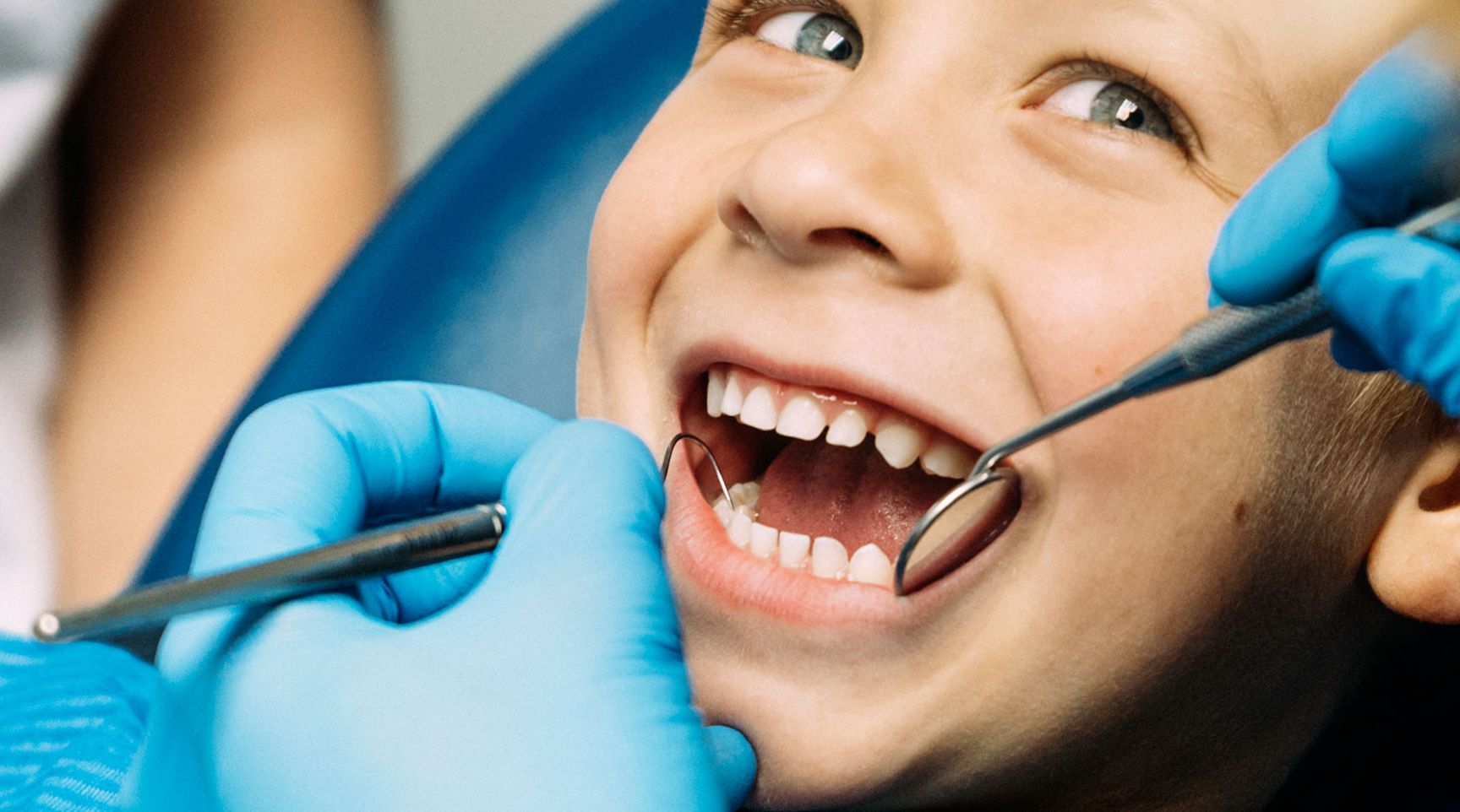 Echipamente medicale noi pentru două cabinete școlare de stomatologie!