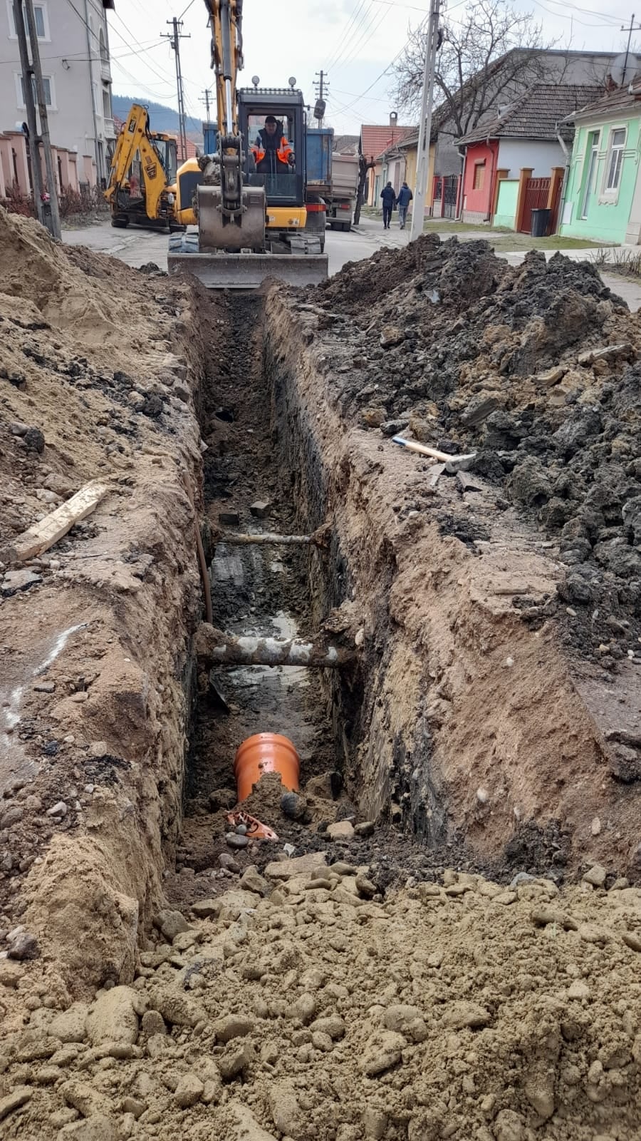 Comunicat de presă | Se introduce canalizarea în localitățile clujene Rediu și Aiton