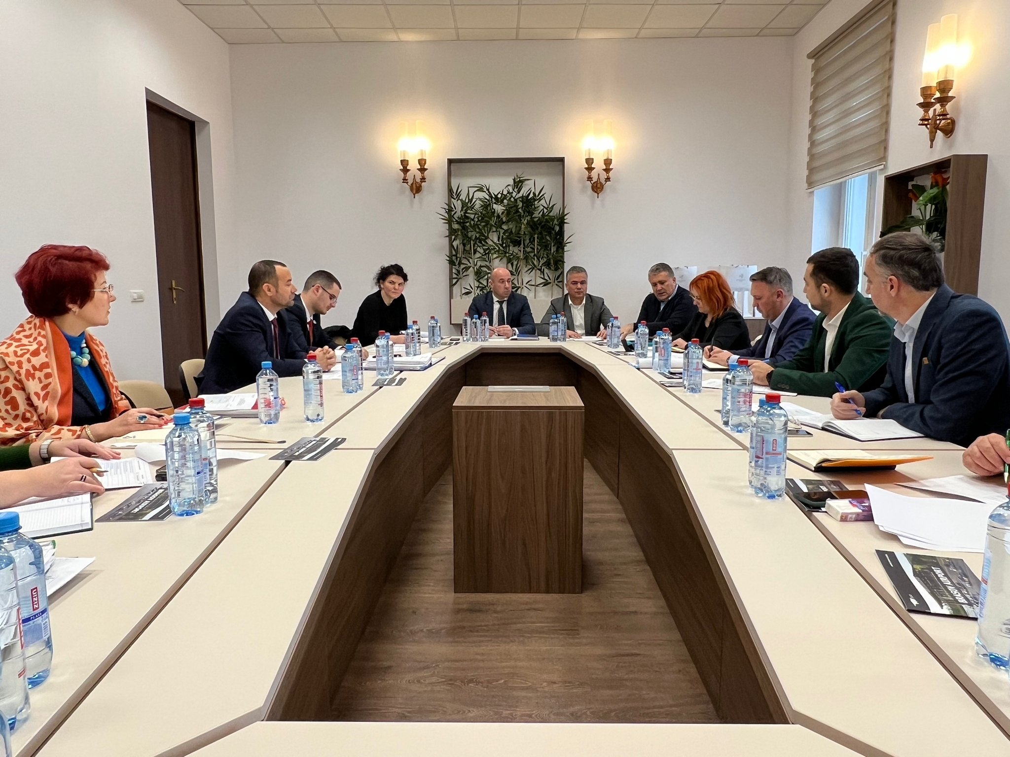 Şedinţă de lucru pe tema certificării Aeroportului Braşov ca aeroport internaţional!