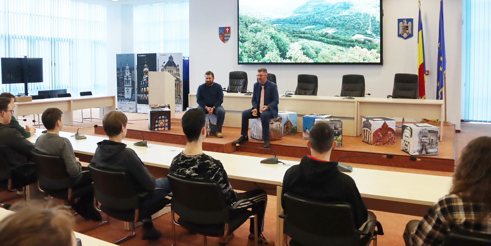 Elevii Liceului de Informatică au făcut o vizită virtuală la obiectivele turistice din Arad