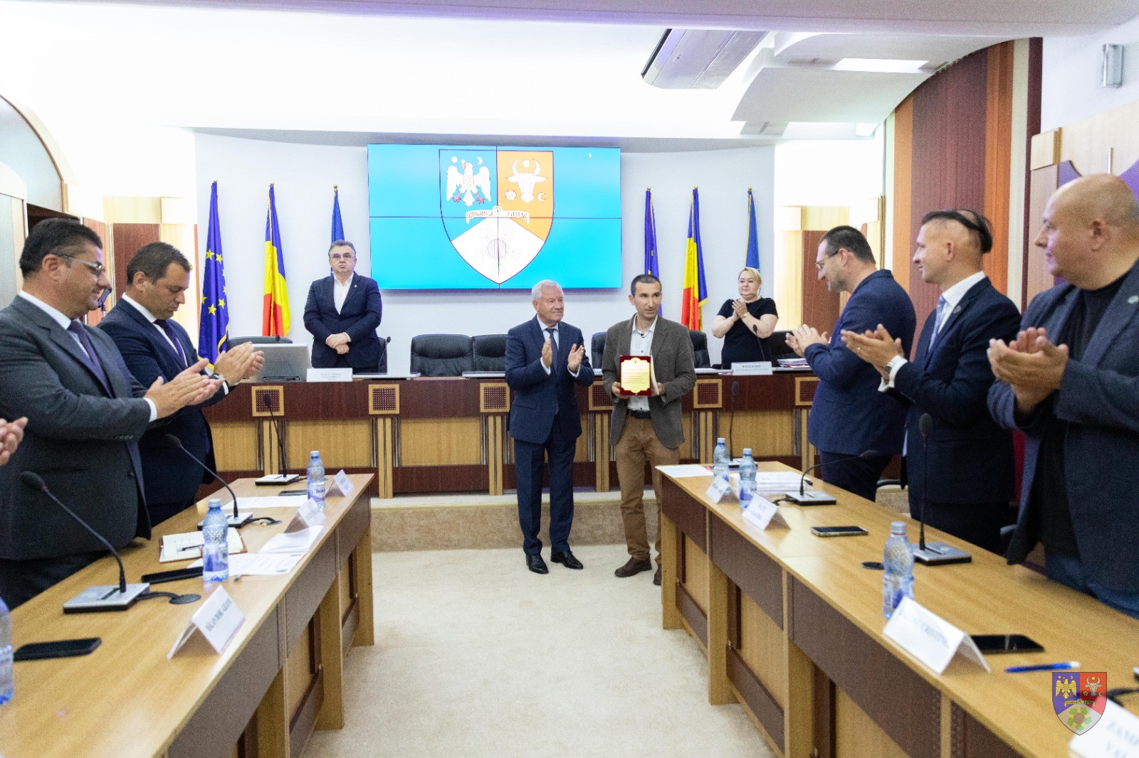 Moment festiv emoționant în cadrul ședinței ordinare a Consiliului Județean Vrancea de astăzi