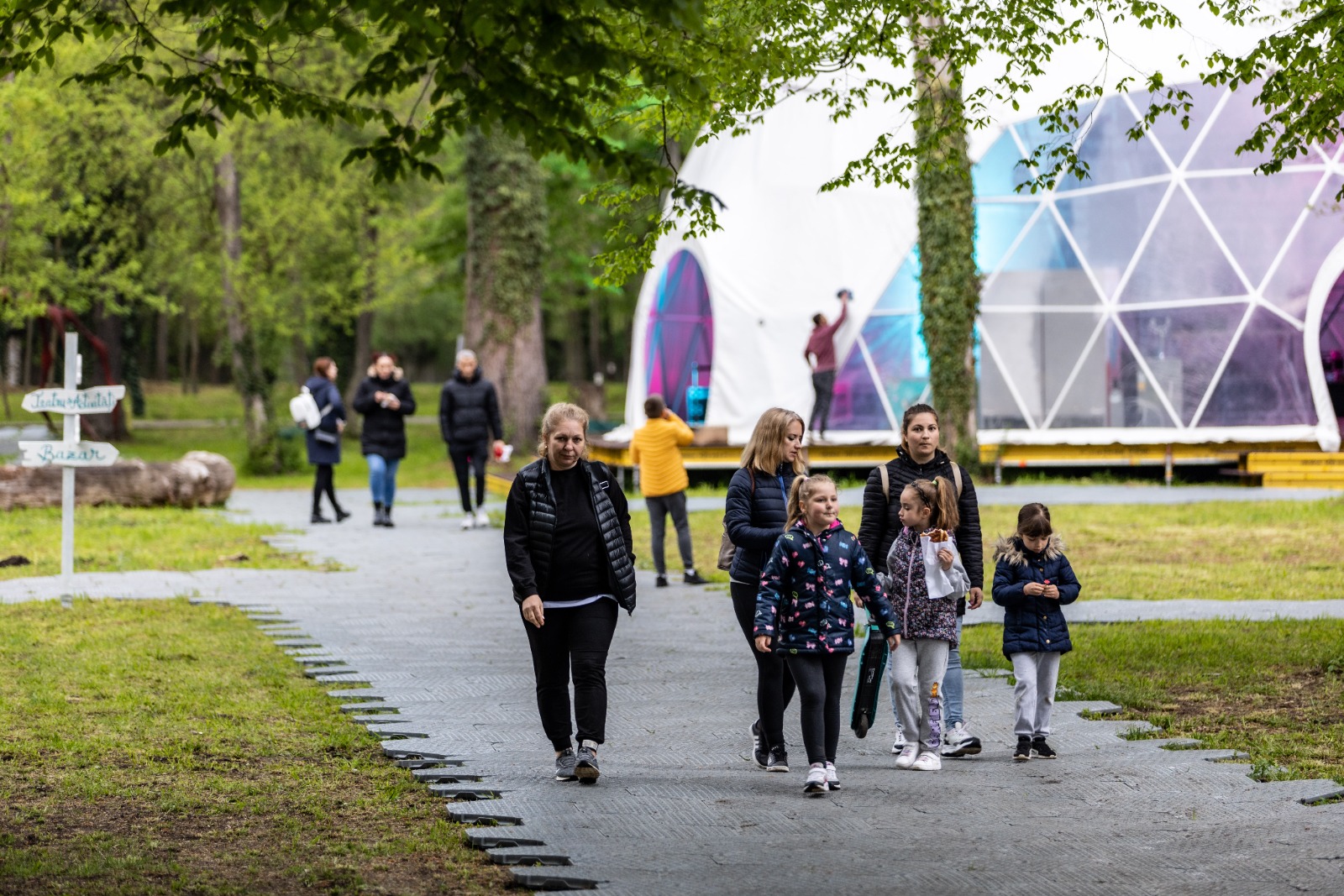 Traseu de aventură pentru copii, spectacole de teatru și ateliere de creație pentru întreaga familie la Parcul Primăverii! Participarea este gratuită.