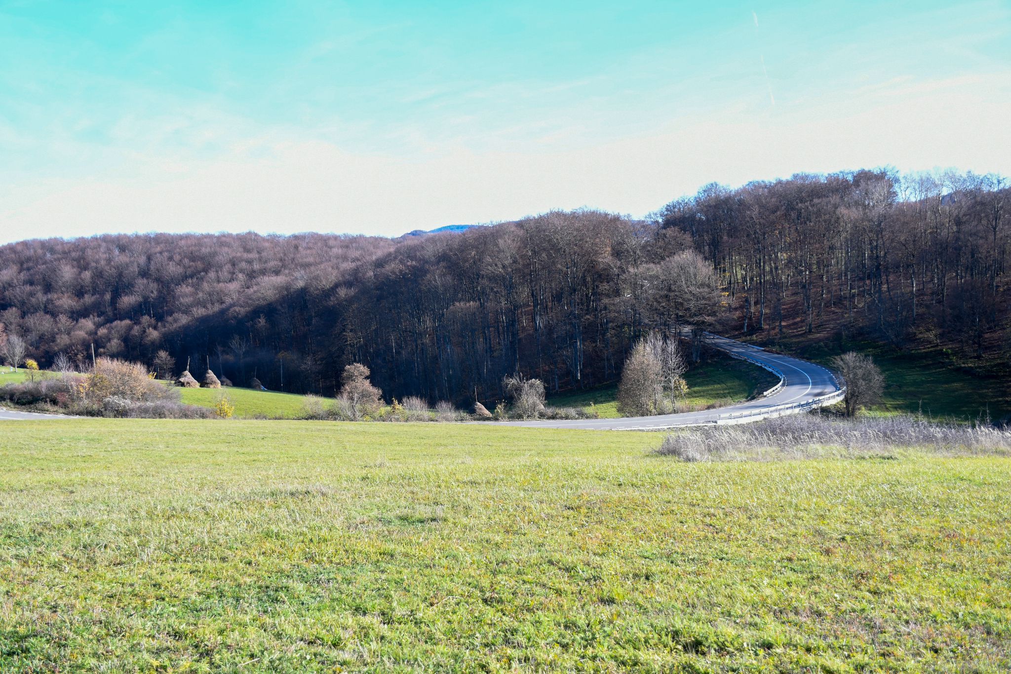 S-au finalizat lucrările la drumul dintre Aștileu și Roșia