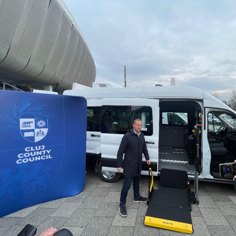 Microbuzele destinate transportului școlarilor din județ au ajuns la Cluj