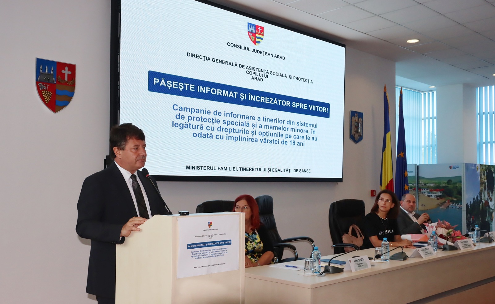 Campanie de informare a tinerilor instituționalizați