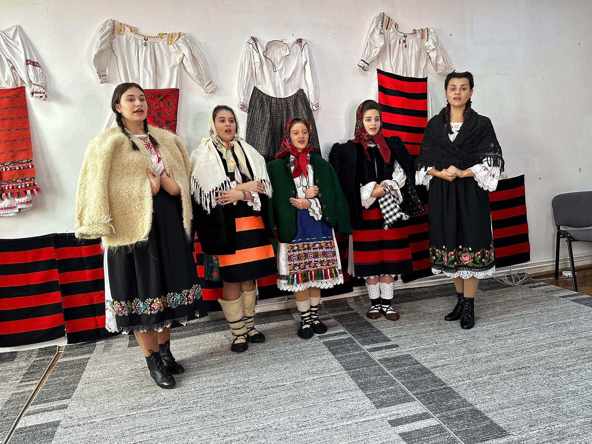 ȘCOALA POPULARĂ DE ARTĂ BAIA MARE - PREMIUL I LA CONCURSUL NAȚIONAL DE COLINDE ARHAICE