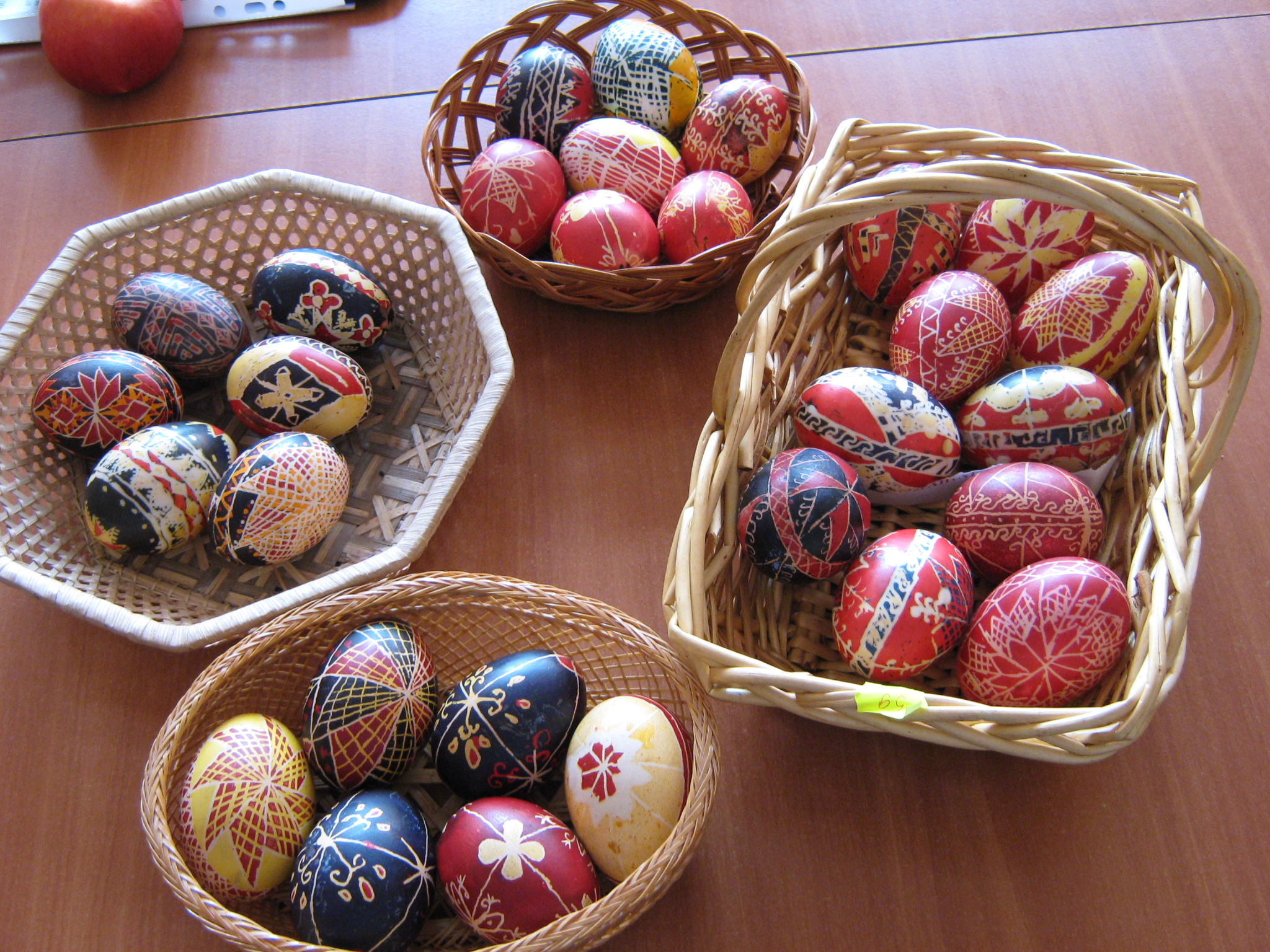 Concursul pentru elevi ,,Tradiții dobrogene’’, Secțiunea Ouă încondeiate și obiecte meșteșugărești