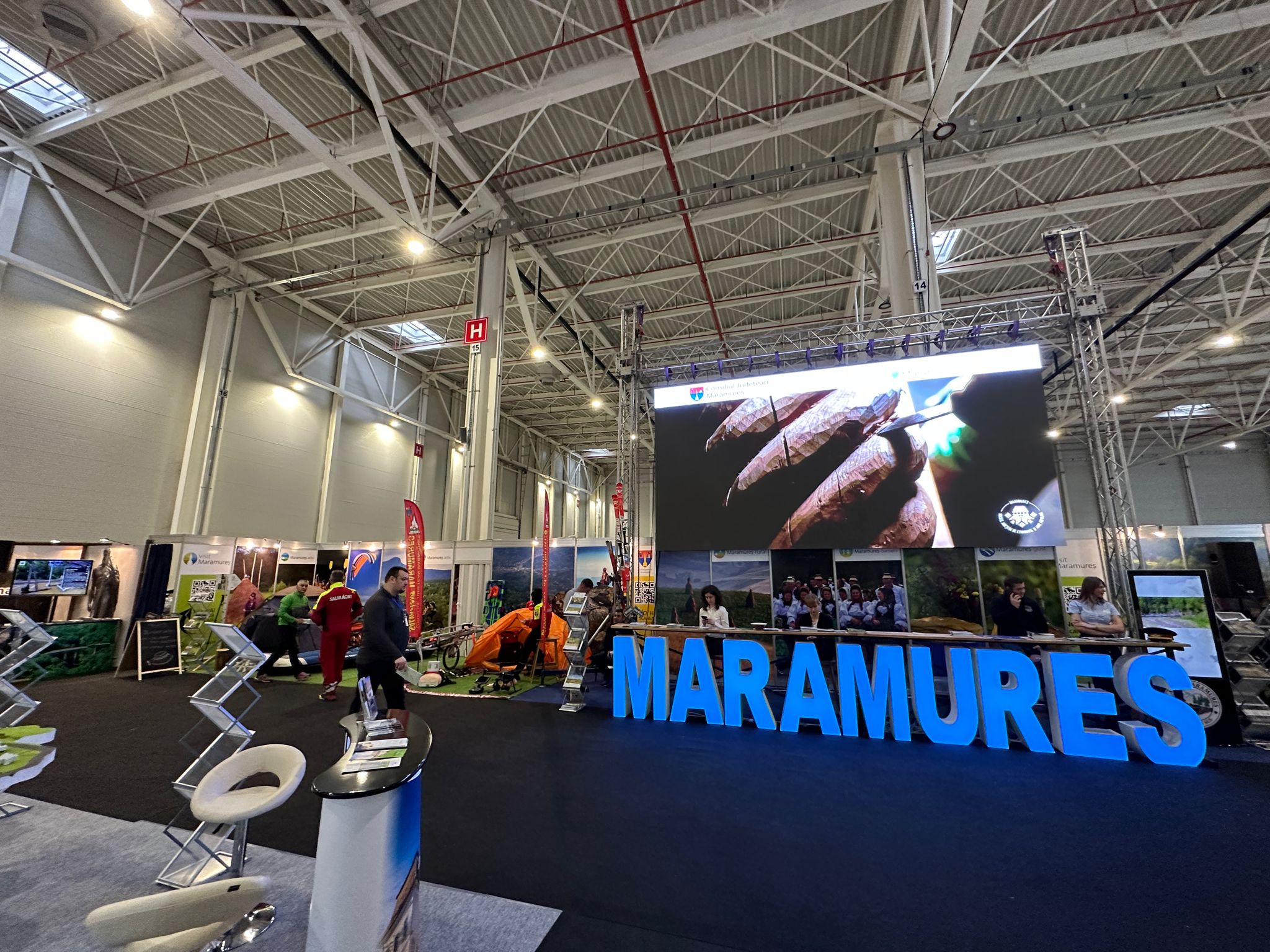 Natură, cultură, meșteșuguri și tradiții - un pic de Maramureș la ediția de  primăvară a Târgului de Turism al României 2023