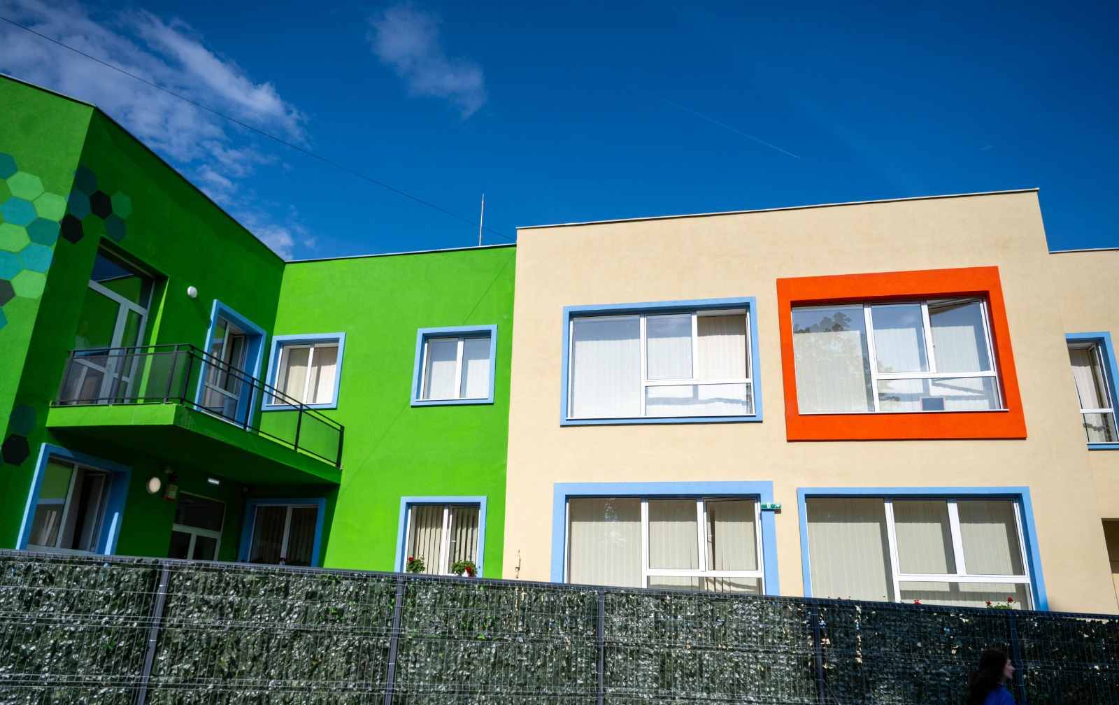 Prima creșă construită în ultimii 46 de ani, în Sectorul 6, s-a  deschis azi. Are 135 de locuri