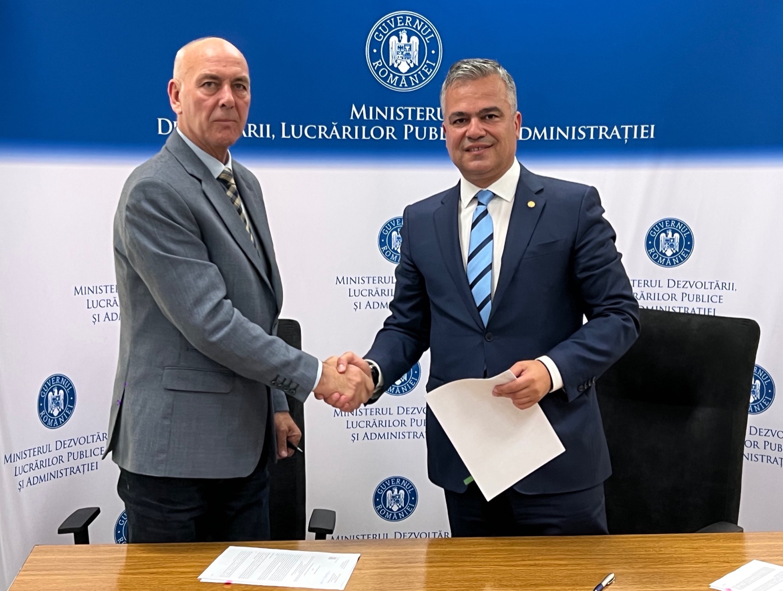 Şerban Todorică-Constantin și Daniel Gligoraș, au fost prezenți luni în contextul semnării contractelor de finanţare aferente obiectivelor de investiţii