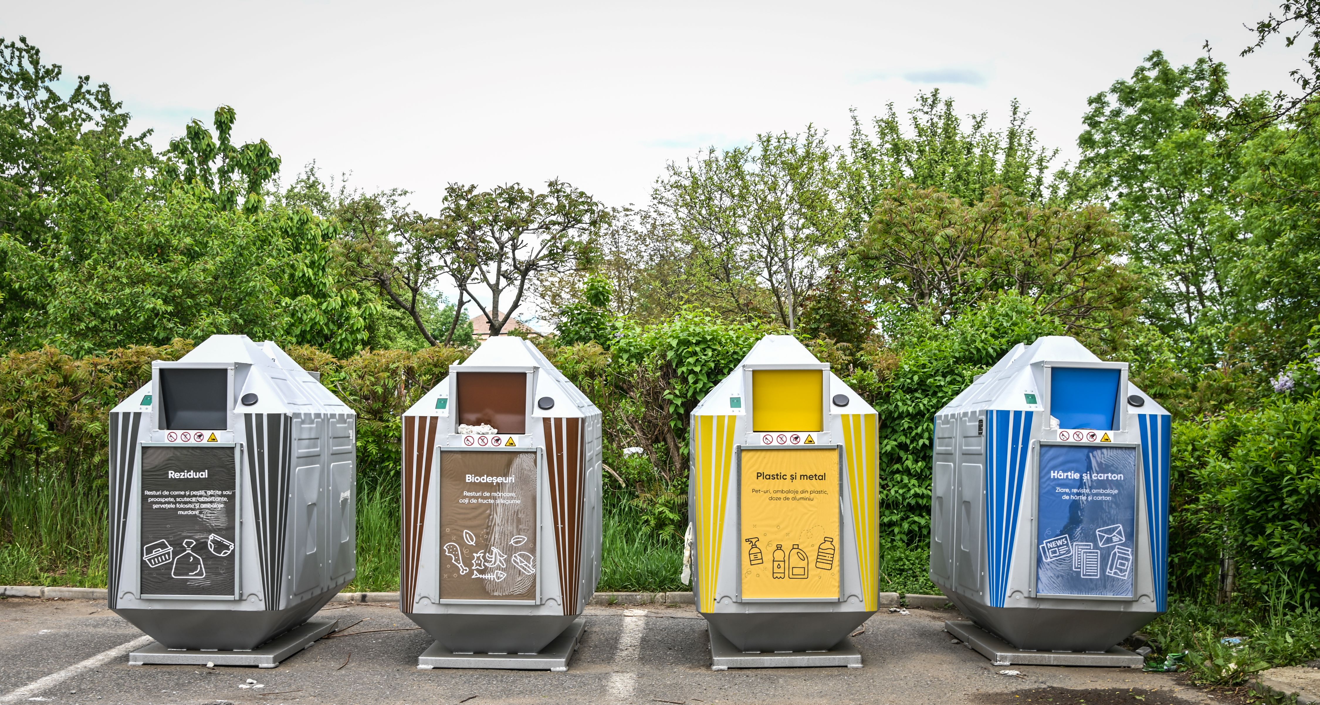 Proiect pentru amenajarea a încă 90 de insule ecologice pentru colectarea deșeurilor  în zonele de blocuri