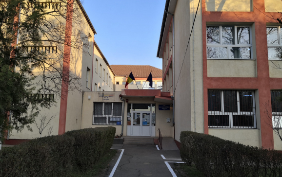 A fost lansată licitația pentru execuția lucrărilor de reabilitare termică a șase unități de învățământ și a Bazinului Acoperit  Crișul