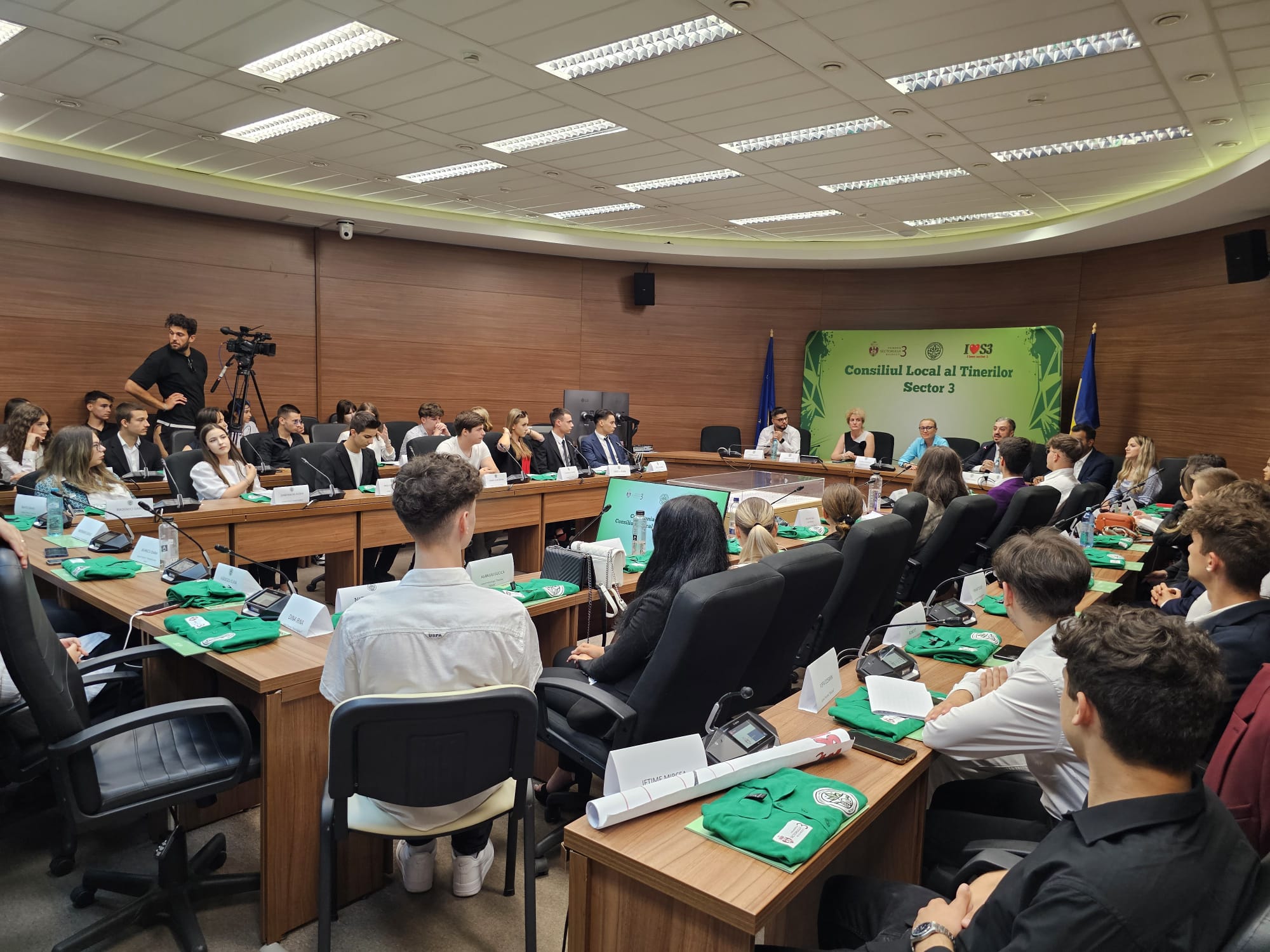 Primăria Sectorului 3 dă tinerilor putere de decizie!  Noul Consiliu Local al Tinerilor Sector 3, învestit