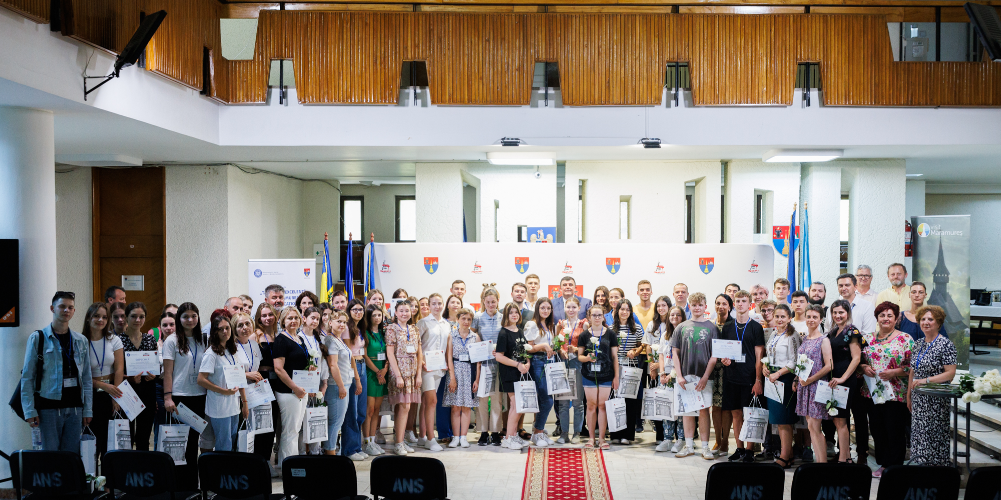 Tabăra „PUNTE” în Maramureș, legătură educațională și de prietenie între elevi olimpici  din Republica Moldova și România