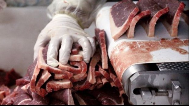 Urgent! recrutam muncitori necalificati pentruprocesat carne in diverse locatii in Marea Britanie.